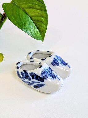 3/$35✨ Vintage Delft Blue Mini Porcelain Clogs Figurine | Miniature